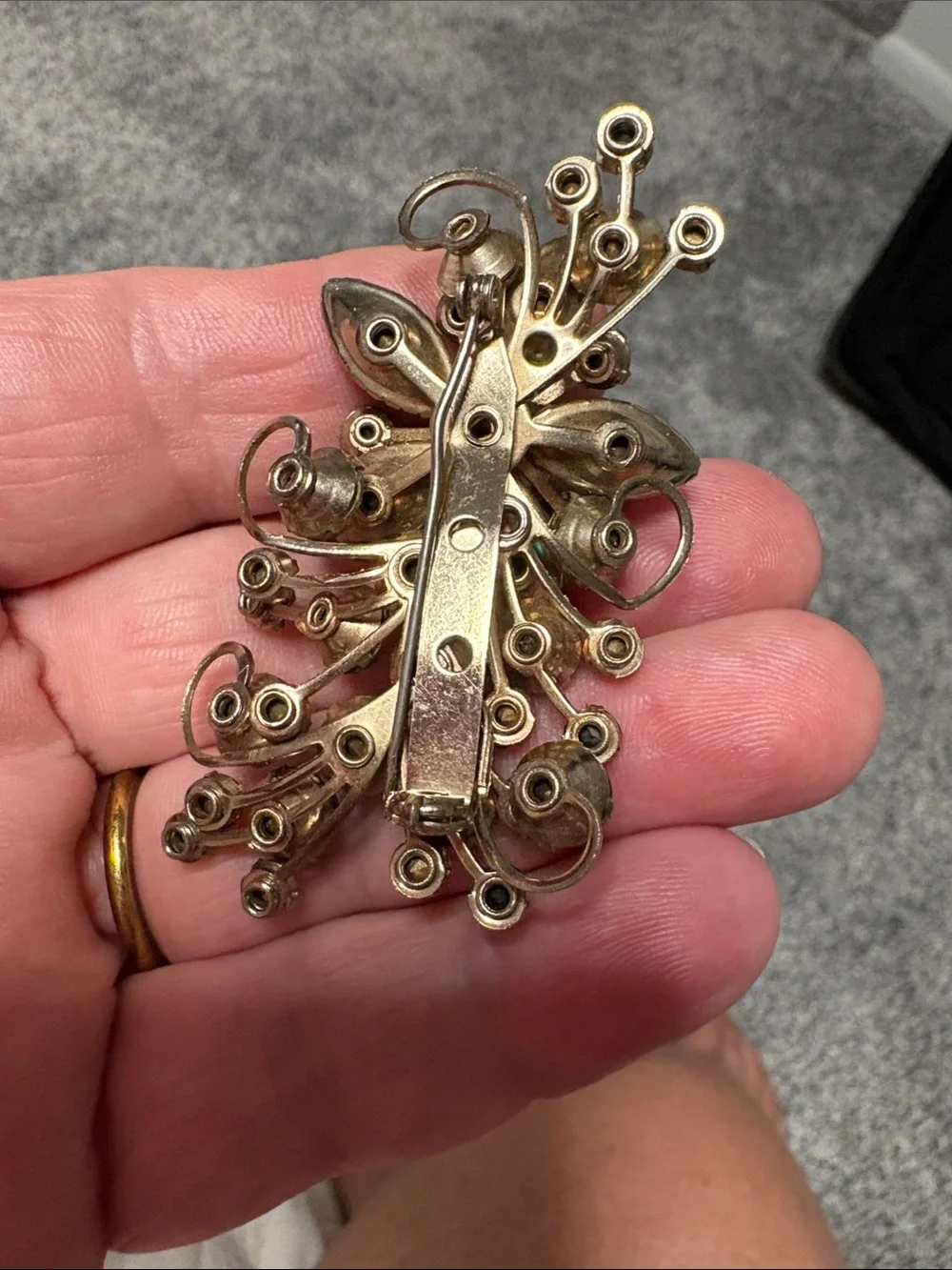 Emerald Green Crystal Floral Brooch - Women Jewelry